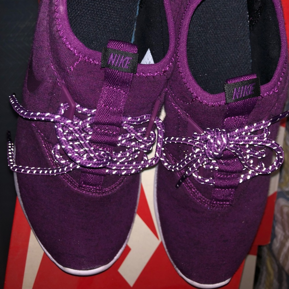 Nike cute tennis shoes.